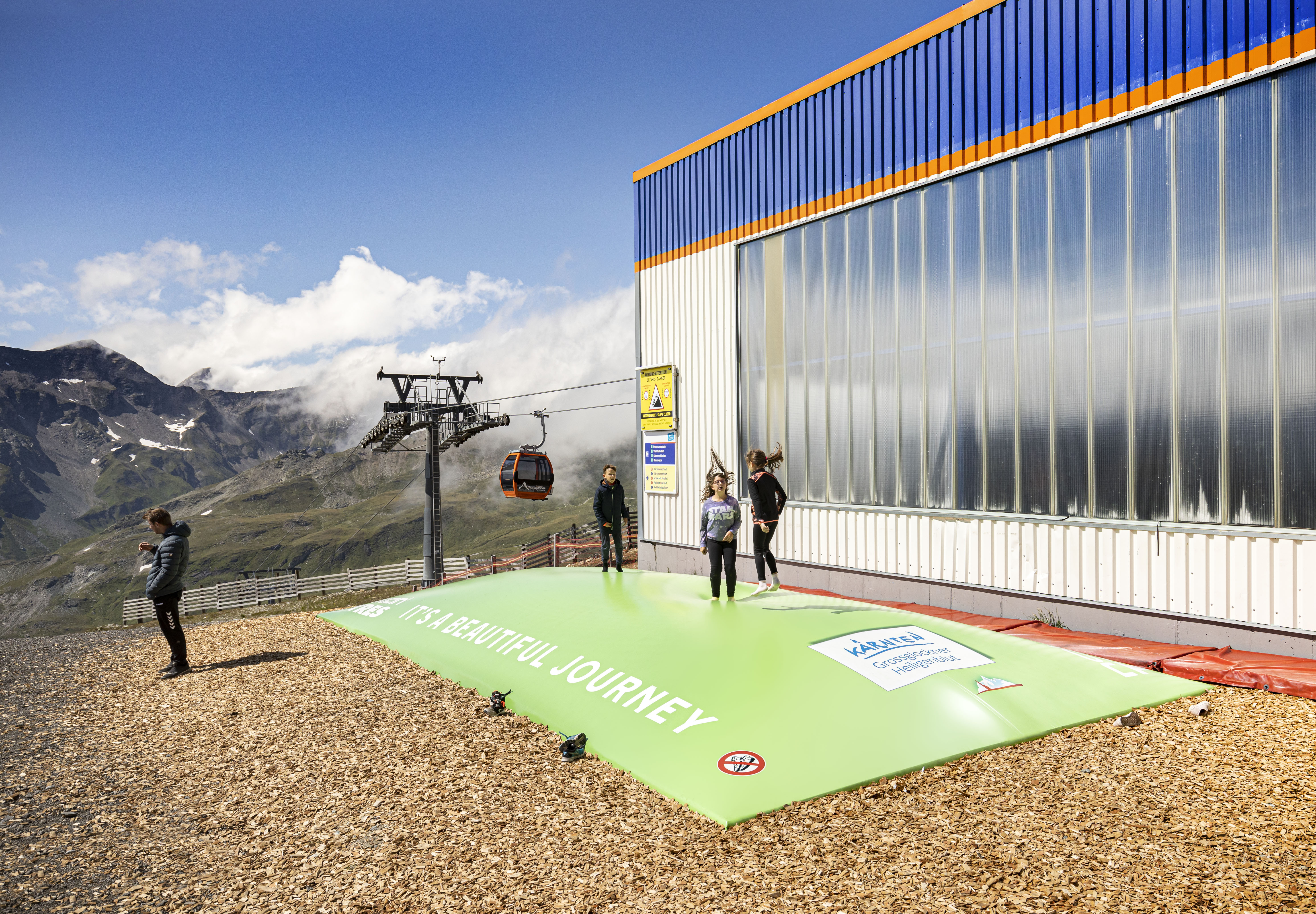 Ordina i gonfiabili airmountain personalizzati per bambini a tema Heiligenblut su JB Gonfiabili Italia. Acquista ora airmountains gonfiabili online da JB Gonfiabili Italia